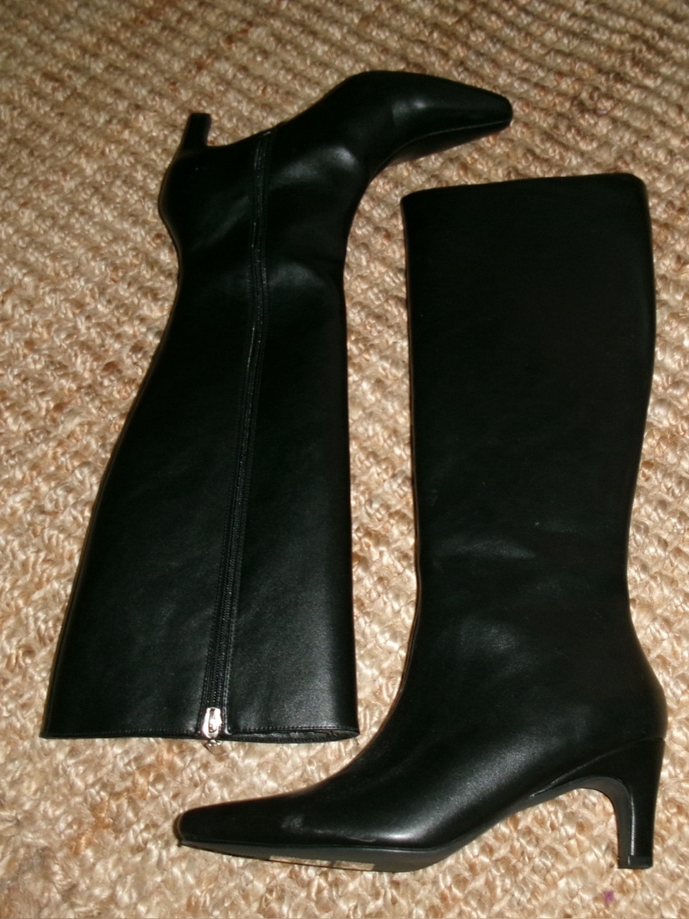 Classic Black Knee-High Pointed-Toe Women’s Boots